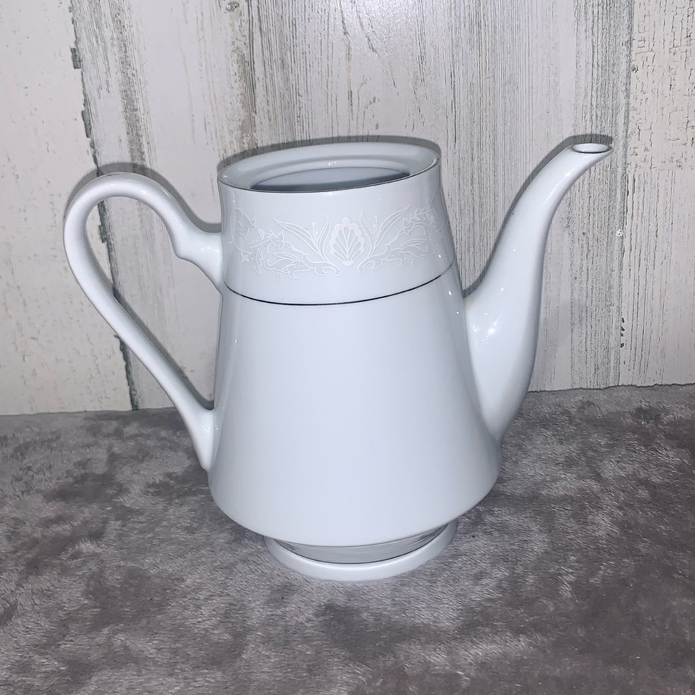 0604 Royal Palm Crown Ming Fine China Teapot - NO LID